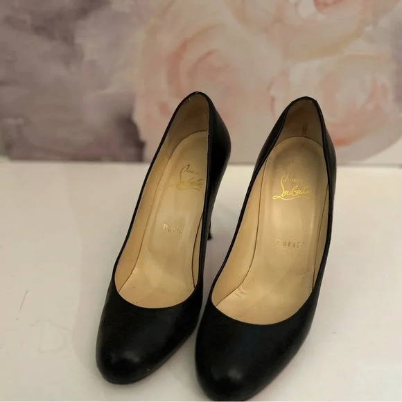 ! Christian Louboutin Simple Pump Black Leather Shoe Heels 38 - Picture 1 of 9